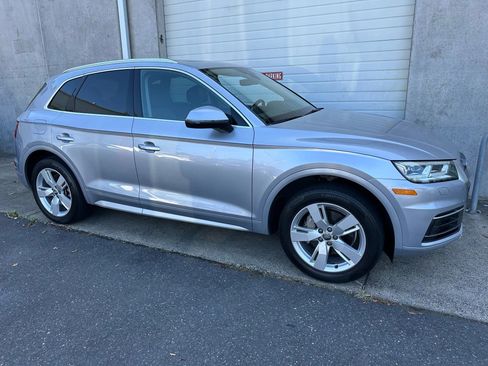 Used 2019 Audi Q5 2.0T Premium Plus image 3