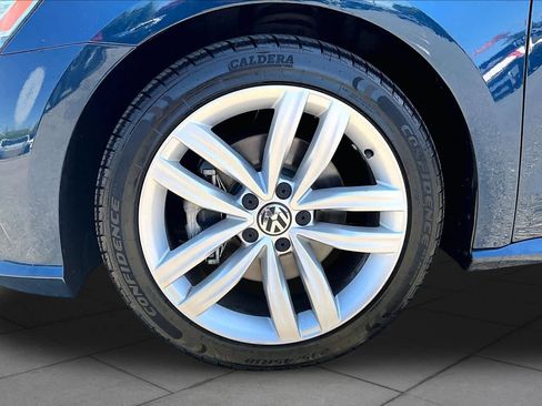 Used 2018 Volkswagen Passat 2.0T SE FWD image 10