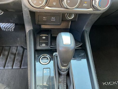 Used 2023 Nissan Kicks SV image 18