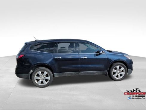 Used 2016 Chevrolet Traverse LT w/ Style and Technology Package FWD image 6