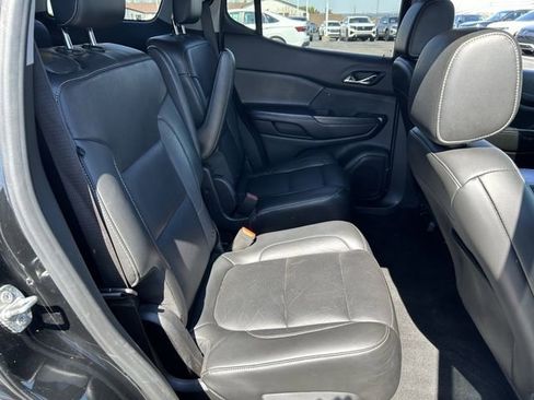 Used 2019 GMC Acadia SLT w/ Black Edition FWD image 28
