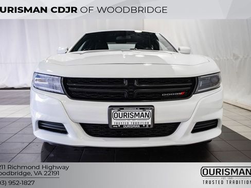 Used 2022 Dodge Charger SXT image 2