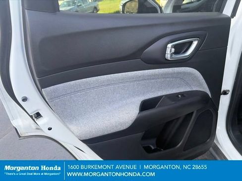 Used 2024 Jeep Compass Latitude AWD/4WD image 22