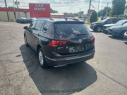 Used 2018 Volkswagen Tiguan SE w/ Panoramic Sunroof Package AWD/4WD image 4