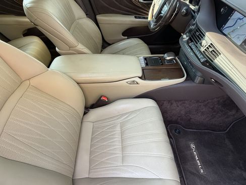 Used 2019 Lexus LS 500 w/ Interior Upgrade Package RWD image 44
