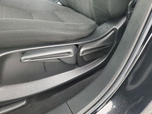 Used 2023 Honda HR-V LX image 29