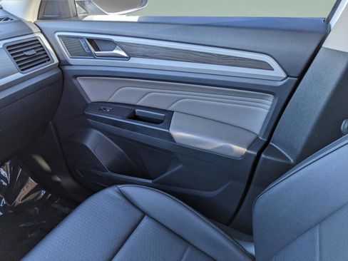 Used 2021 Volkswagen Atlas SE image 15