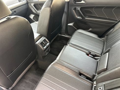 Used 2023 Volkswagen Tiguan SE image 13