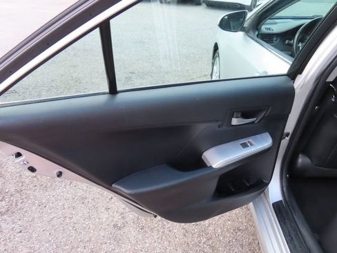 Used 2012 Toyota Camry SE FWD image 9