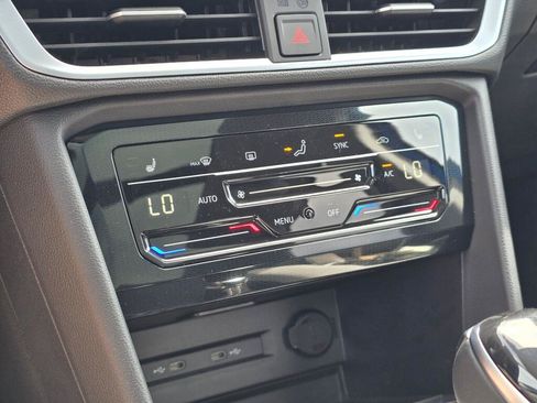 New 2026 Volkswagen Taos SE AWD/4WD image 30