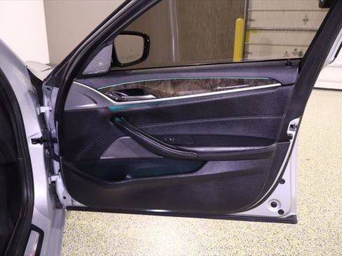 Used 2017 BMW 530i RWD image 40
