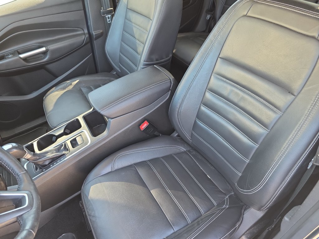 Used 2017 Ford Escape Titanium w/ Equipment Group 301A AWD/4WD image 21
