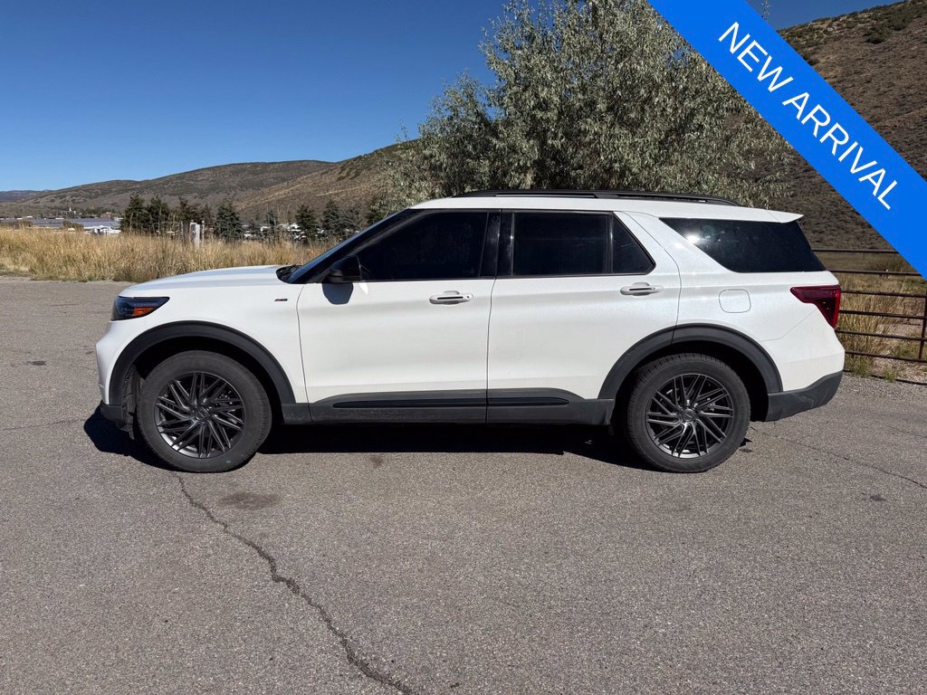 Used 2023 Ford Explorer ST-Line w/ Class IV Trailer Tow Package AWD/4WD image 3