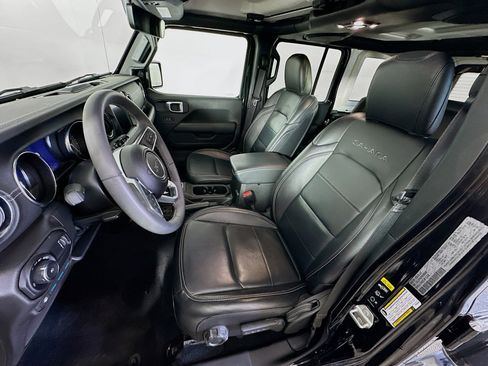 Used 2023 Jeep Wrangler Sahara w/ Cold Weather Group image 13