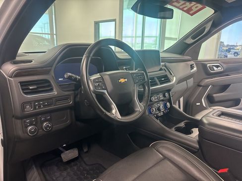 Used 2023 Chevrolet Suburban Premier AWD/4WD image 16