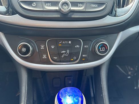 Used 2018 Chevrolet Volt LT FWD image 46