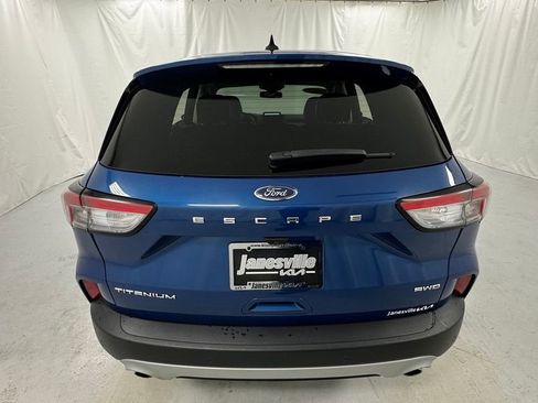 Used 2022 Ford Escape Titanium AWD/4WD image 4