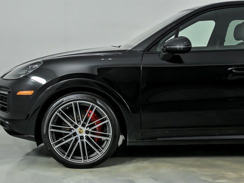 Used 2023 Porsche Cayenne GTS AWD/4WD image 7