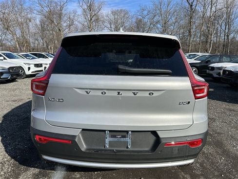 New 2025 Volvo XC40 B5 Core w/ Protection Package Premier image 16
