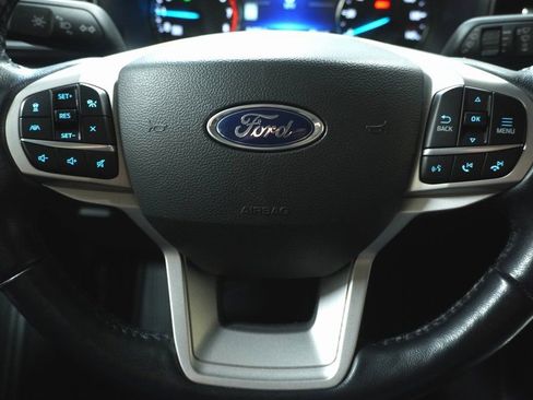 Used 2022 Ford Explorer XLT w/ Equipment Group 202A image 19