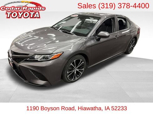 Used 2019 Toyota Camry SE image 1