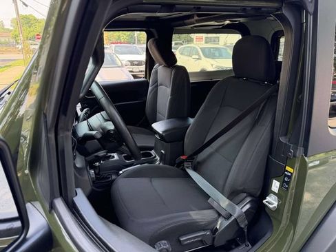 Used 2022 Jeep Wrangler Sport AWD/4WD image 16