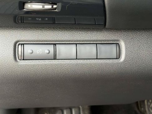 Used 2024 Nissan Pathfinder S AWD/4WD image 19