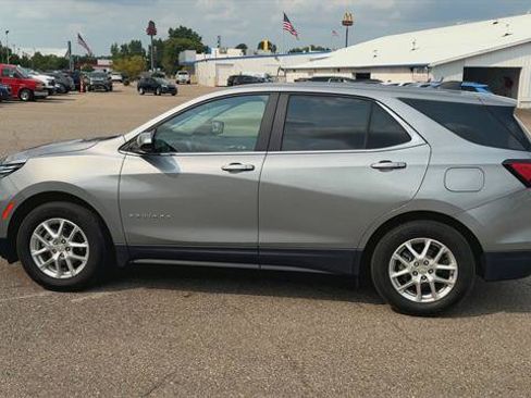 Used 2024 Chevrolet Equinox LT w/ LPO, Floor Liner Package FWD image 5