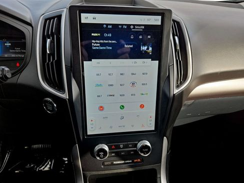Used 2023 Ford Edge SEL image 25