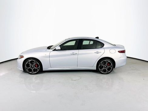 Used 2023 Alfa Romeo Giulia Ti AWD/4WD image 6