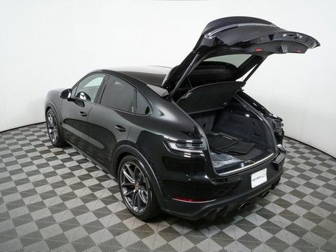 Certified 2025 Porsche Cayenne Turbo GT image 32