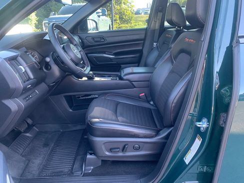 Used 2023 Nissan Pathfinder Rock Creek AWD/4WD image 17