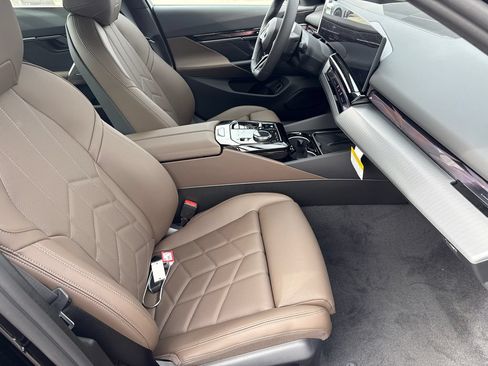 New 2027 BMW i5 eDrive40 w/ M Sport Package RWD image 13