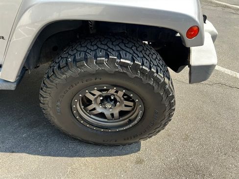 Used 2014 Jeep Wrangler Sahara w/ Connectivity Group AWD/4WD image 11