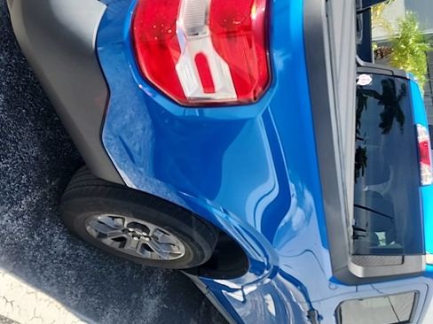 Used 2022 Ford Maverick XLT FWD image 2