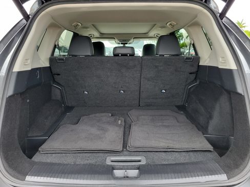Used 2021 Nissan Rogue SV w/ Premium Package FWD image 15
