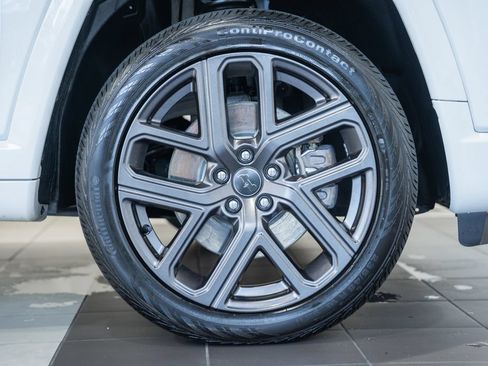 Certified 2025 Jeep Compass Limited w/ High Altitude Package AWD/4WD image 15