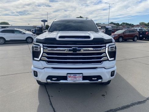 Used 2024 Chevrolet Silverado 2500 High Country w/ LPO, Dark Essentials Package AWD/4WD image 2