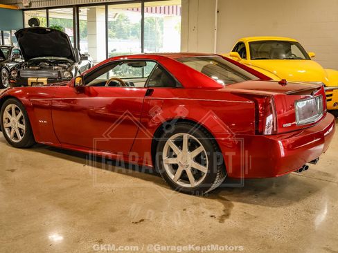 Used 2005 Cadillac XLR RWD image 6