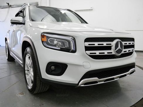 Used 2021 Mercedes-Benz GLB 250 4MATIC image 40