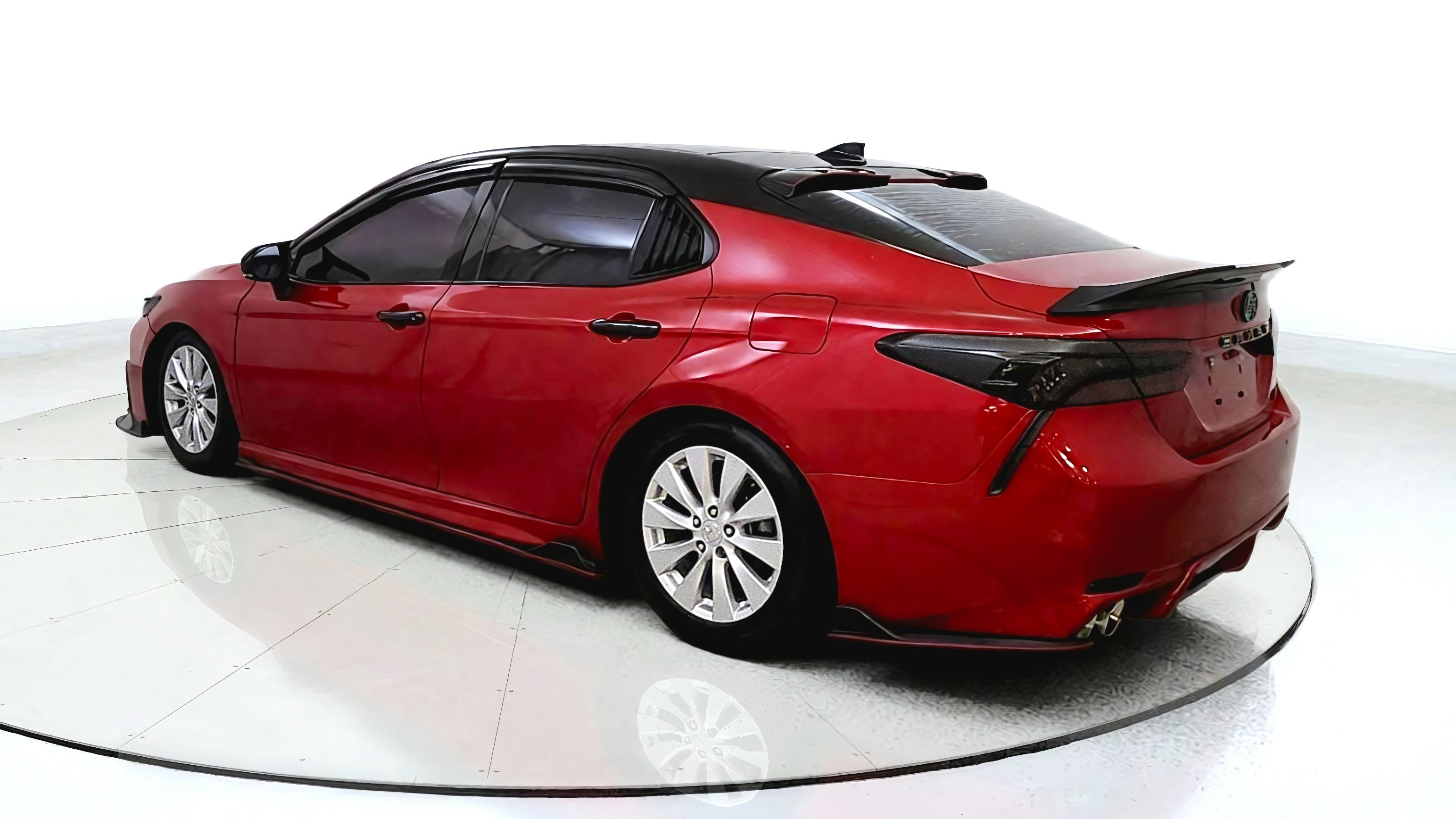 Used 2022 Toyota Camry XSE w/ Navigation Package FWD image 5