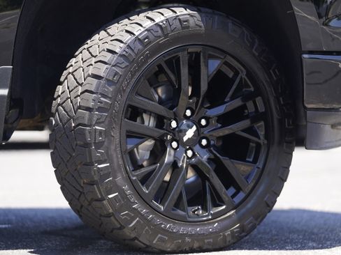 Used 2024 Chevrolet Silverado 1500 High Country AWD/4WD image 41