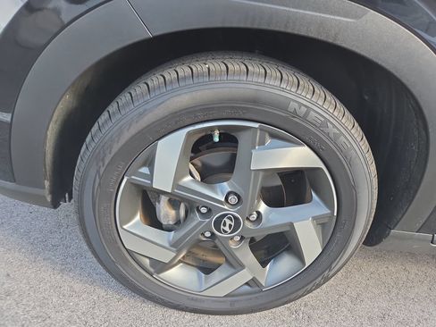 Certified 2023 Hyundai Venue SEL FWD image 8