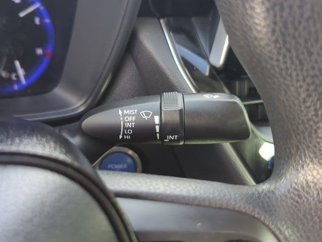 Used 2021 Toyota Corolla LE FWD image 18