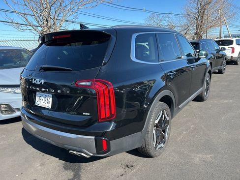 Used 2025 Kia Telluride S image 3