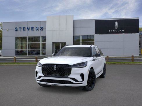 New 2025 Lincoln Aviator Reserve w/ Luxury Package image 3