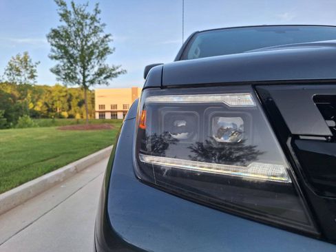 Used 2014 Nissan Frontier SV RWD image 23