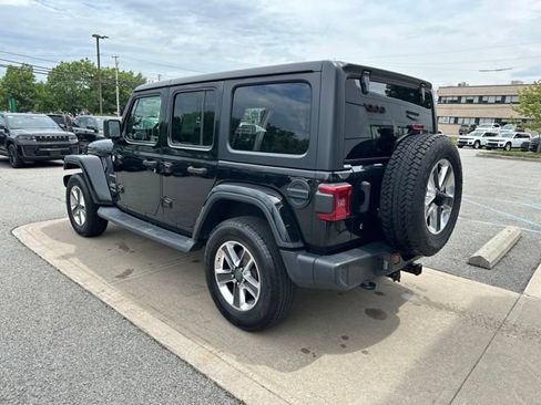 Used 2019 Jeep Wrangler Unlimited Sahara w/ Cold Weather Group AWD/4WD image 5