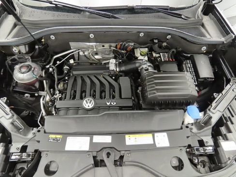 Used 2023 Volkswagen Atlas Cross Sport SEL Premium R-Line image 29