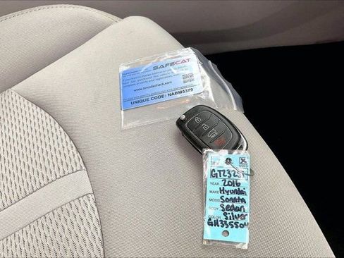 Used 2016 Hyundai Sonata SE w/ Cargo Package image 11